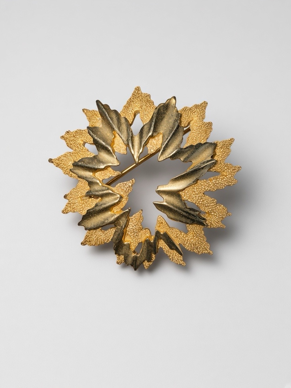 Vintage Crown Trifari Gold Tone Starburst Brooch Pin Modernist Textured Abstract